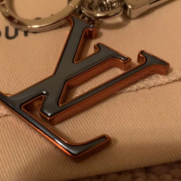 SOLD🛑Louis Vuitton Colors Bag Charm - Picture 5 of 13